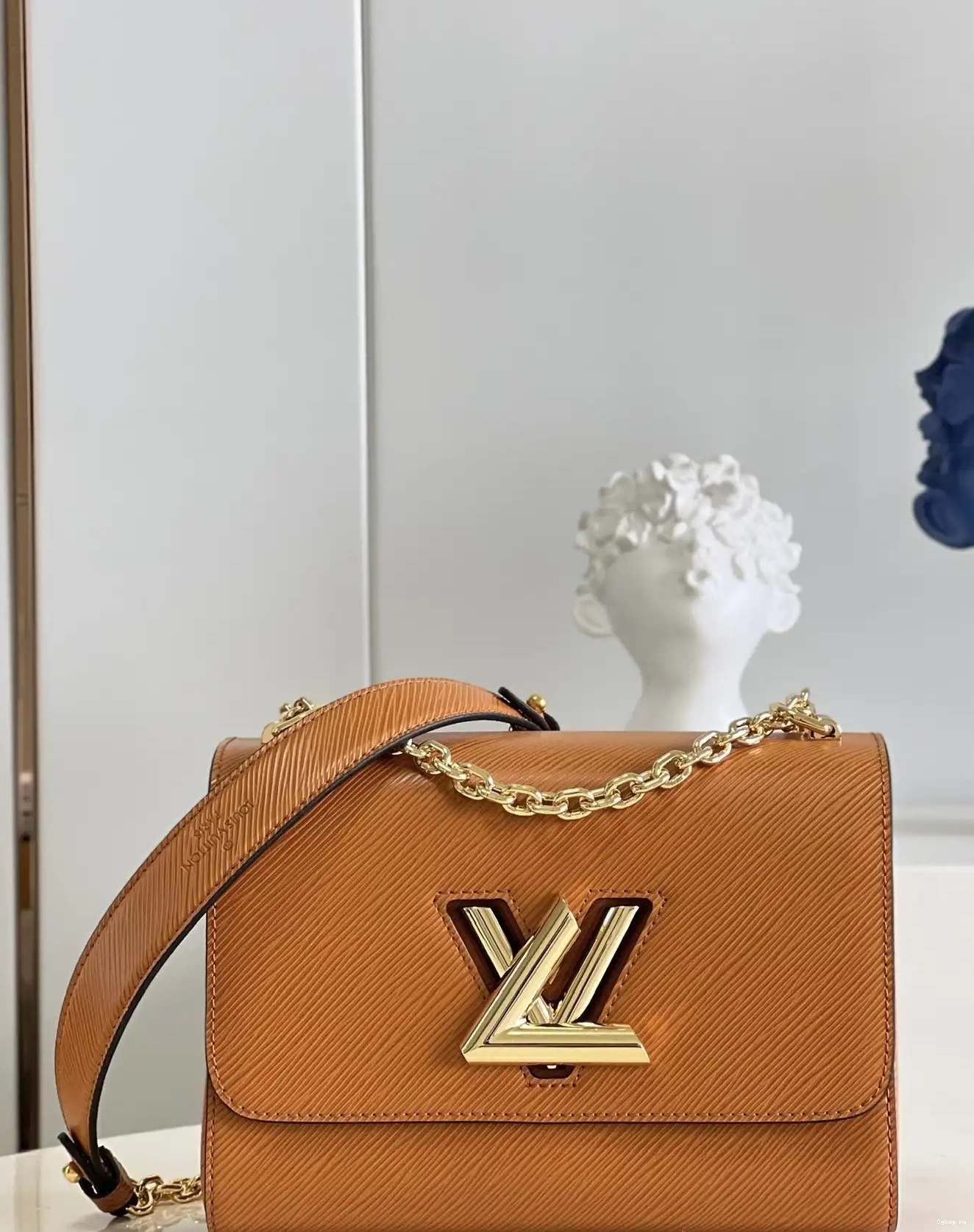 LOUIS VUITTON TWIST MM 0518